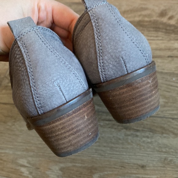 Lucky Brand Morriah D'Orsay Taupe Gray Ankle Booties sz 8. Rustic suede - Picture 4 of 7